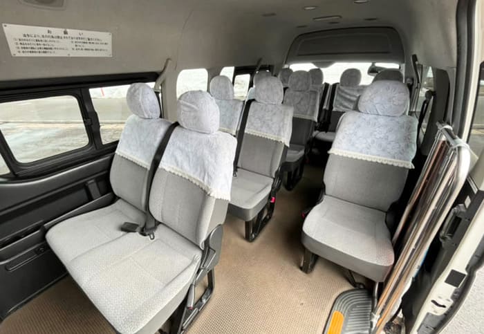 コミューターバス車内仕様